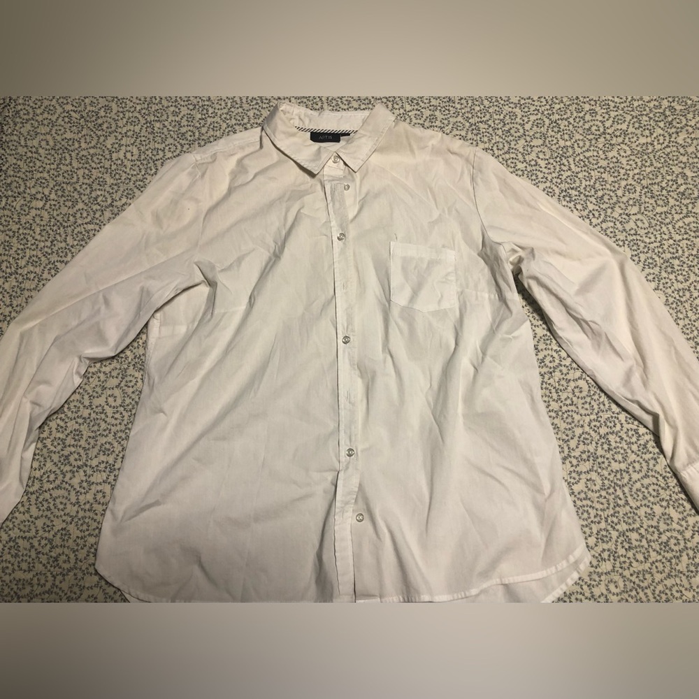 Apt.9 White Button-Up Size XL